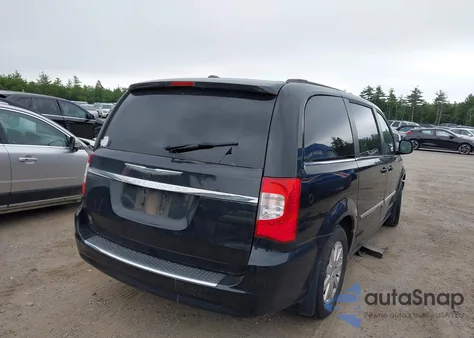 2015 Chrysler Town & Country Touring from USA, damaged, VIN 2C4RC1BG1FR619767